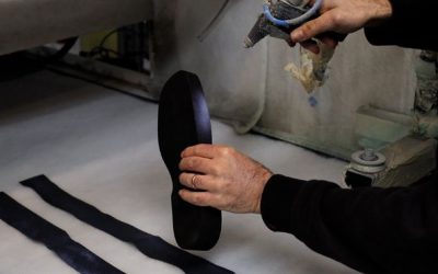 Sostenibilità e qualità con la colla ad acqua